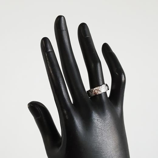 【95新】CHANEL香奈儿COCO CRUSH系列18K白金宽版镶钻菱格COCO CRUSH戒指52号，宽度6.5mm中性款 261125TB10 商品图7