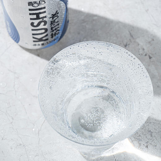 【酷氏】原味苏打汽水气泡水听装整箱饮品碳酸饮料330ml*24罐/箱 商品图4