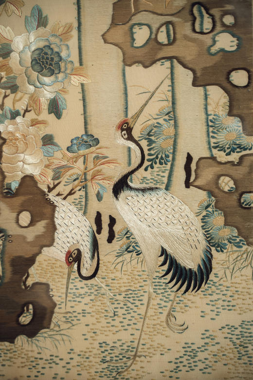 【已售】独角鹿西洋古董19世纪末中国清代出品硬木镂雕边框装饰「奇石瑞禽」传统东方花鸟主题粤绣挂画 商品图6