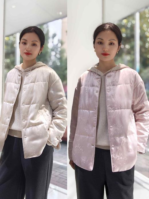 58M859时尚气质款新中式国风圆领鹅绒服 商品图0