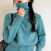 佐姿莎 韩系高领纯色收腰针织衫  胸口小标点缀简单不单调；下摆宽螺纹+收腰设计，短款版型拉高腰线；可高领可翻领； 商品缩略图6