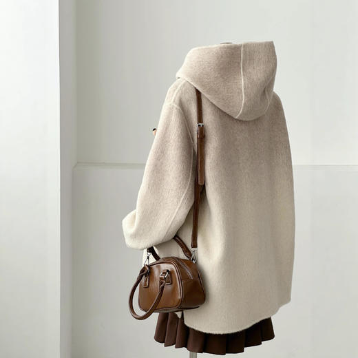 【柔米拿铁】2025设计感秋冬渐变色韩系百搭减龄学院连帽羊毛大衣！ 商品图3