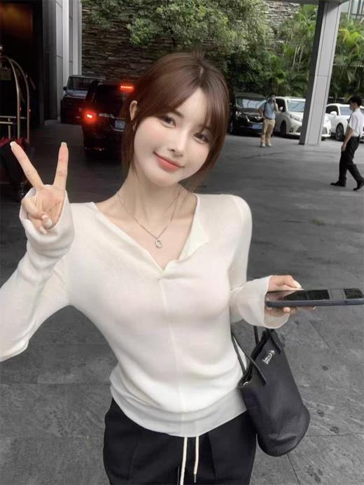 <曾小咸推荐>纯欲辣妹V领长袖 日常109/件 活动价59.99！！【最后一点现货，卖完下架】 商品图10