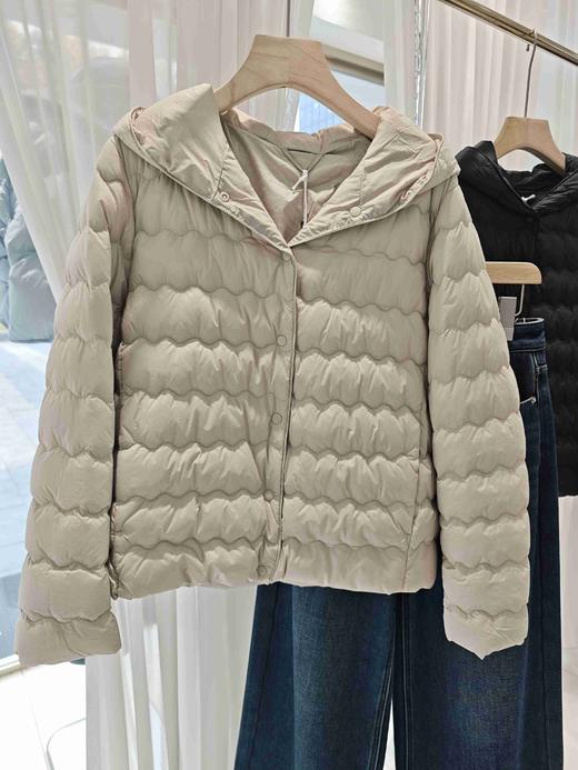 584041带帽轻便羽绒服 商品图6