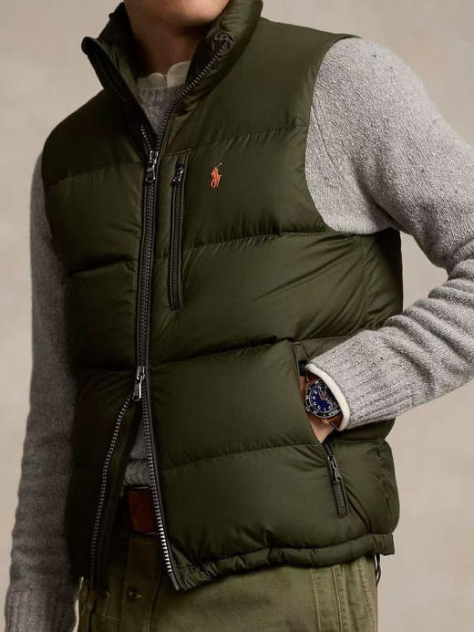 原单正品 Ralph Lauren/拉夫劳伦男装 经典款Gorham羽绒马甲RL18871
线上2800+

颜色：藏青 黑色 军绿
尺码：M到XXL 商品图11