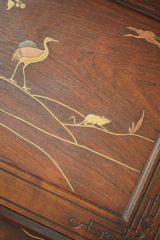 【已售】独角鹿西洋古董19世纪末法国出品东方风格胡桃木精雕装饰花叶瑞禽主题金漆嵌母贝嵌套桌几四件套 商品图8