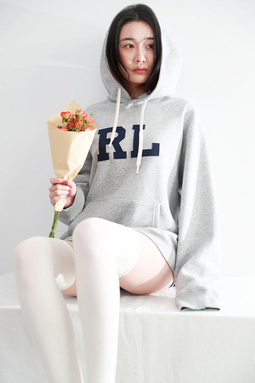 美式复古加绒卫衣，胸前贴布绣花。连帽设计袖口小标帽衫C121966 商品图0