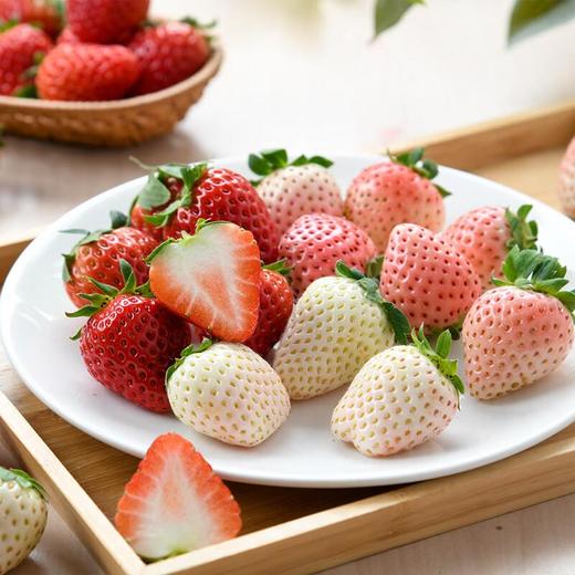 炫彩草莓250g(三拼)/盒（巧克力+淡雪+粉玉） 商品图0