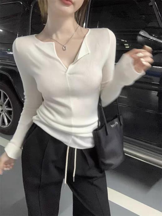 <曾小咸推荐>纯欲辣妹V领长袖 日常109/件 活动价59.99！！【最后一点现货，卖完下架】 商品图3