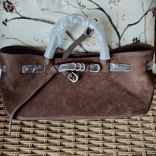 【秋冬精选】2025新款复古休闲麂皮包通勤百搭极简皮带扣设计斜挎女小众托特包 商品图1