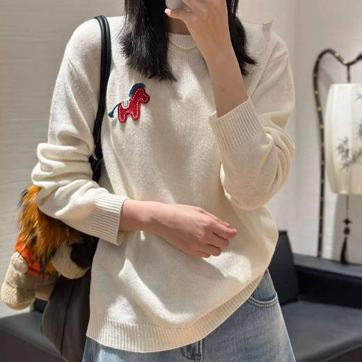 新年本命羊毛衫【小马布贴羊毛衫】羊毛材质，经典圆领版型，不挑身材不挑肩，小个子/微胖姐妹都能穿! 商品图3