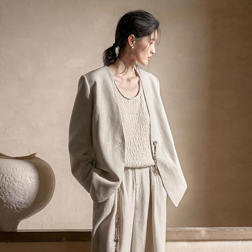 【林栖设计小店】松弛舒意|棉麻混纺西装外套配手编挂饰2026早春新款上衣1961083 商品图1
