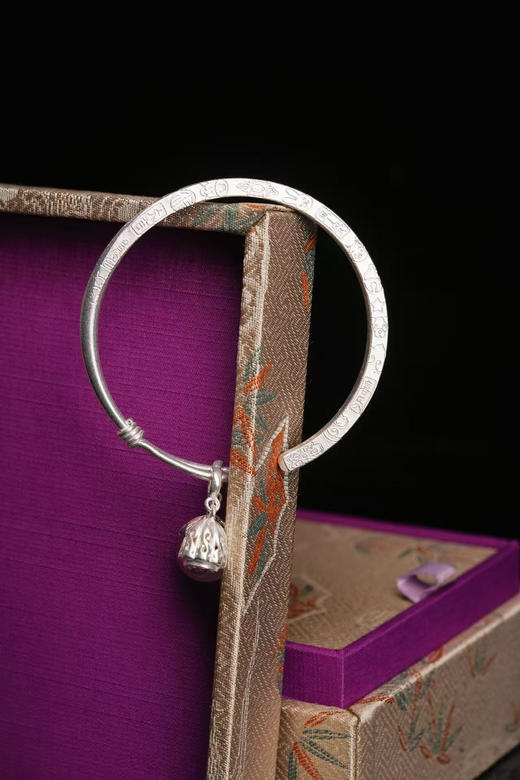 月历银｜粉水晶足银镯（预售一周发货） 商品图1