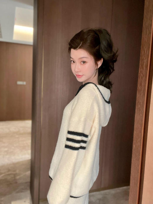 温暖治愈~秋冬连帽简约款软绵绵家居服休闲套装 可外穿自带慵懒松弛感 商品图2