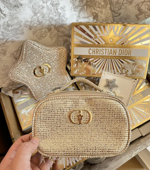 【领券到手价188元】限量版 Dior迪奥皮包彩妆三件套（化妆包+润唇膏+护手霜） 商品图2