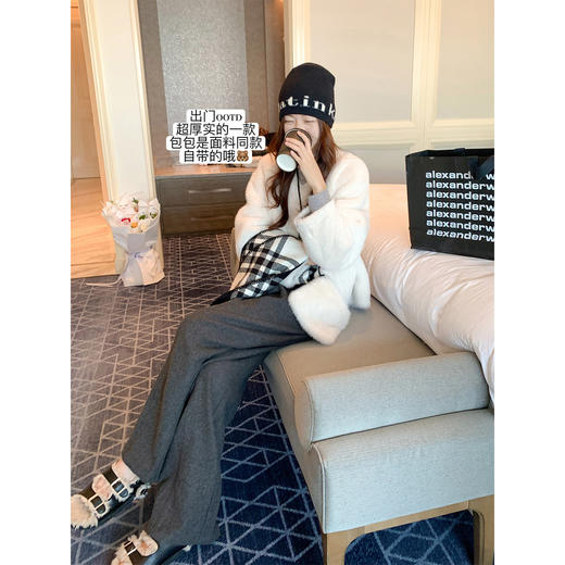 <曾小咸推荐>现货秒杀 ！微信超特价！直筒毛呢休闲裤 日常219.99 秒杀99.99！ 皮草外套 169.99！小香风外套 139.99！绑带灰色打底衫59.99！！ 商品图4