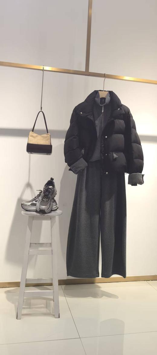 580322条纹翻边袖短款羽绒服 商品图4