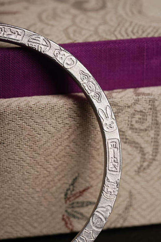 月历银｜粉水晶足银镯（预售一周发货） 商品图2