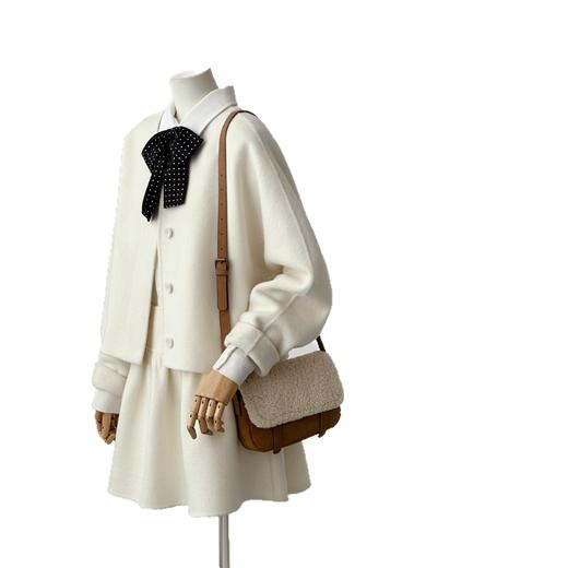 【素雪盈余】2025新款韩版秋冬新保暖百搭通勤白色系套装 商品图4