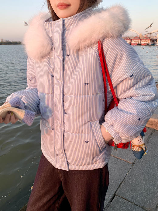 <曾小咸推荐>现货秒杀 ！微信超特价！韩系蓝白条纹连帽棉服 日常389.99 立减220 秒杀169.99！！花灰色绣花长袖t恤植绒 日常169. 秒杀89.99！ 商品图6