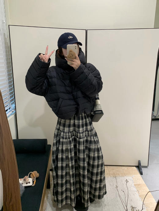 Read Nameless /黑色戴帽大排骨羽绒服+磨毛厚格子长裙 2025/12/20 商品图0