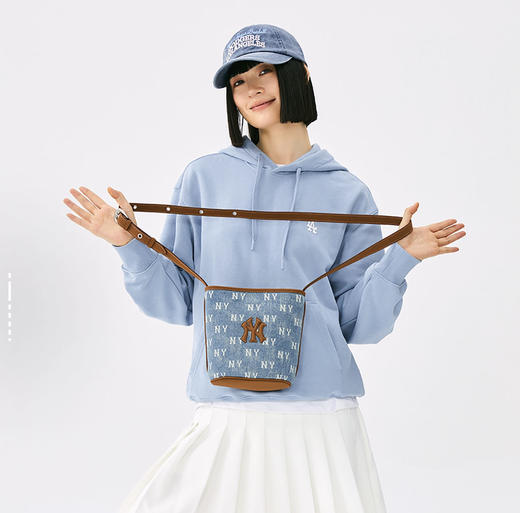 严选 | MLB复古牛仔老花小水桶包#25FW 碳灰色/浅蓝色 16*10*19（cm） 商品图5