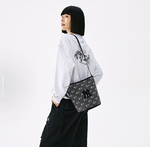 严选 | MLB复古牛仔老花大水桶包 #25FW 男女通背 商品图0