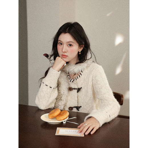 鹿向南「奶油焦糖」气质短款杏色毛衣女秋冬新款高级洋气慵懒上衣 商品图4