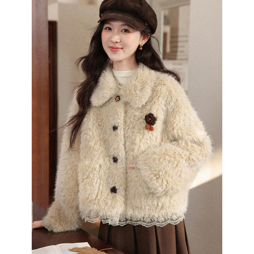 鹿向南「冬日恋岛」燕麦色毛毛绒短外套女今年流行秋冬巨好看上衣 商品图0