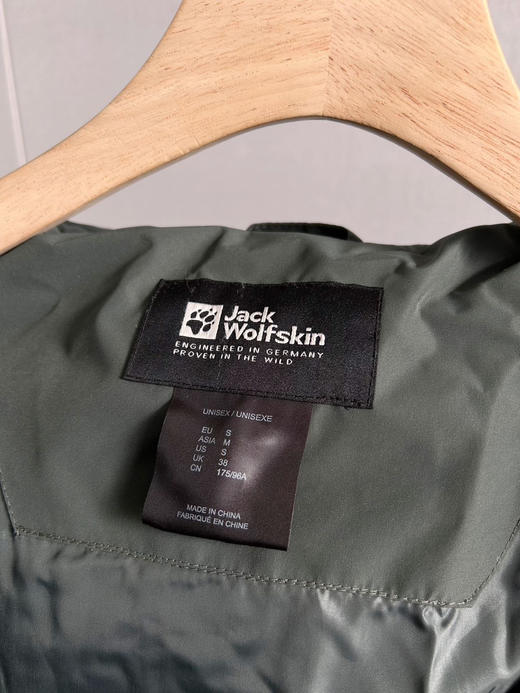 原单正品 JackWolfskin狼爪新款男女情侣中长款600蓬鹅绒防风羽绒服，
颜色：黑色绿色
尺码：S-XXL 商品图4