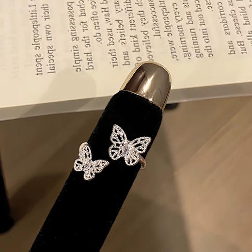轻奢精致镂空蝴蝶镶嵌锆石灵动戒指-163493997 商品图4