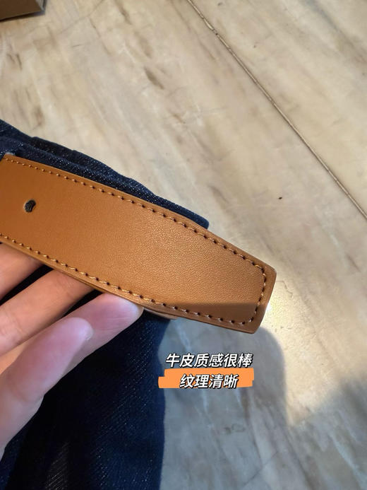 外贸原单小禾家 牛皮双面腰带，两面都可以用！ 花小钱办大事呀，牛皮的质感也很棒的，面料光泽感，纹理都很好，两个配色哈，两个长度
特价 商品图5