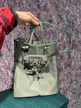 中性款手提单肩包lv