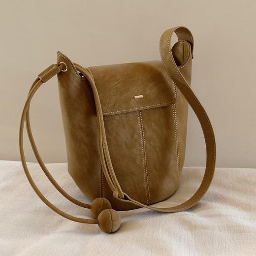 【圣诞新年回馈】南瓜包水桶包包！女款2025新款冬季百搭通勤单肩斜挎小包！ 商品图1