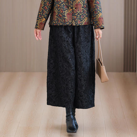 2025秋冬新款中年妈妈复古盘扣长袖宽松加厚外套阔腿裤两件套 商品图6