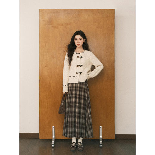 鹿向南「奶油焦糖」气质短款杏色毛衣女秋冬新款高级洋气慵懒上衣 商品图1