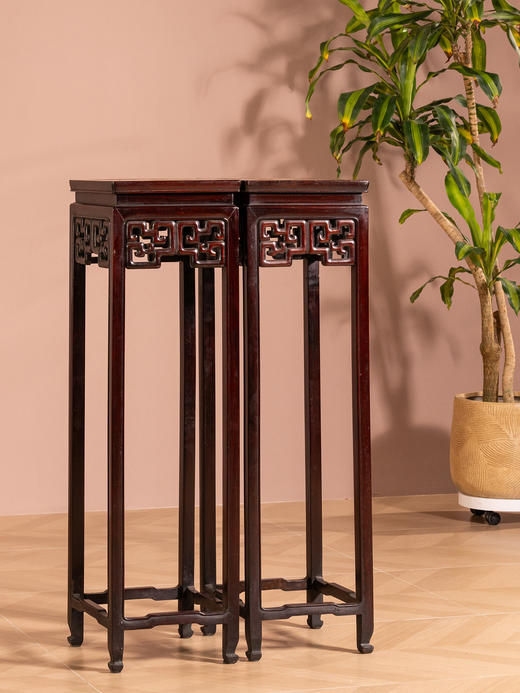 清	红木镶云石透雕拐子纹高花几（一对） 商品图0