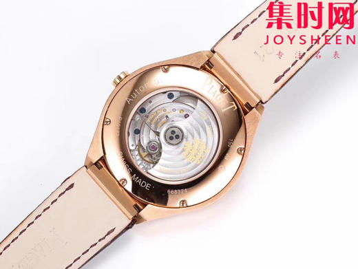 伯爵POLO系列满天星，震撼上市。腕表一共采用564颗施华洛世奇美钻，枕形表壳镀18k真金。 商品图7