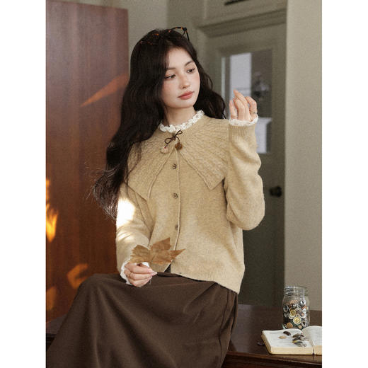 鹿向南「松风煮茶」小香风高级感斗篷燕麦色毛衣女冬小众针织上衣 商品图1