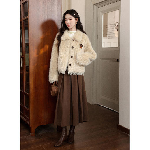 鹿向南「冬日恋岛」燕麦色毛毛绒短外套女今年流行秋冬巨好看上衣 商品图1