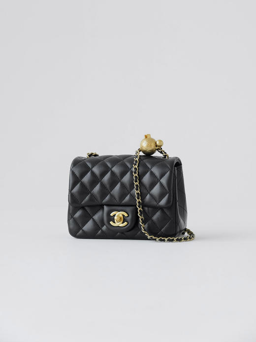 香奈儿 24K 小金球方胖子 菱格衔缝皮穿链 亮面小羊皮 口盖包斜挎单肩包 (LZ) 商品图1