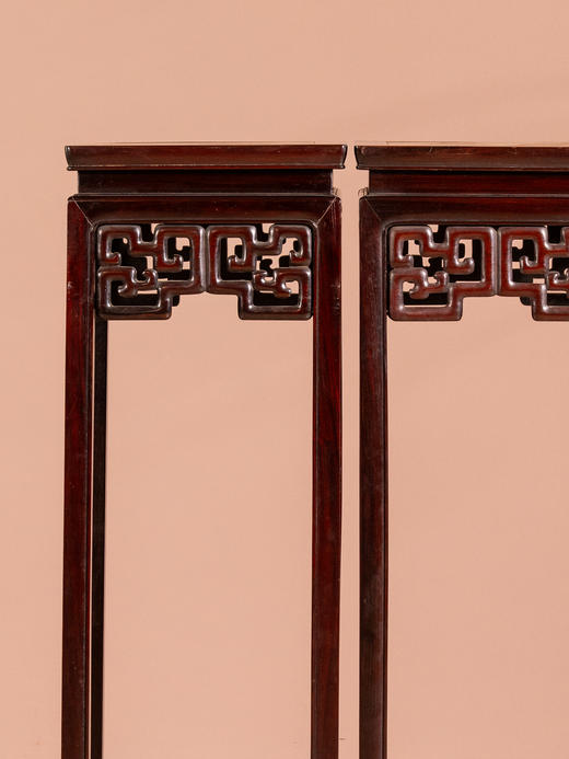 清	红木镶云石透雕拐子纹高花几（一对） 商品图4