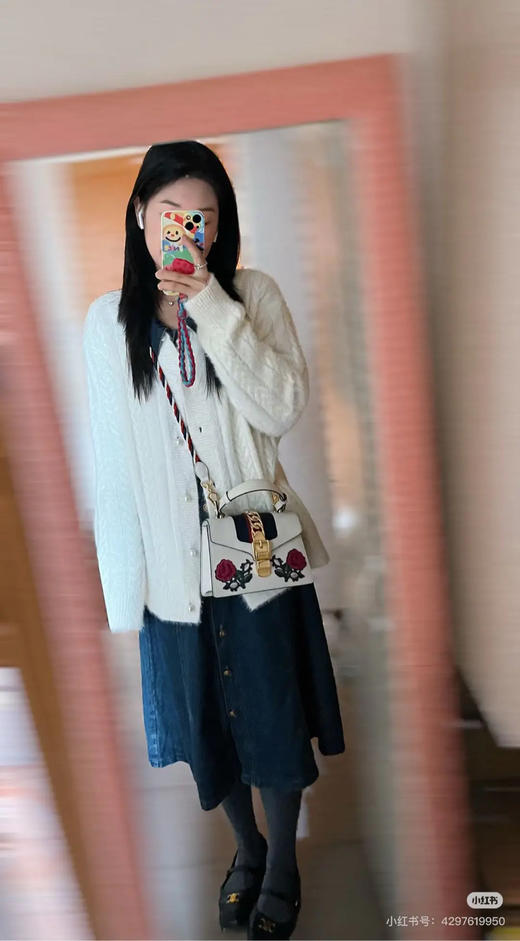 GUCCI 塞尔维亚 白色 花卉刺绣 box牛皮 小号 斜挎包 商品图2