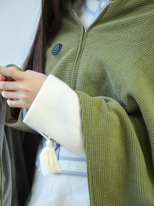 🎉新年限定|2025新年必入❗【云裳披毯发热披肩】 云裳披毯（标准款）💰79 送长辈，送闺蜜，送朋友暖心加热披肩礼盒❗让关怀充满心意~🧧 商品图0