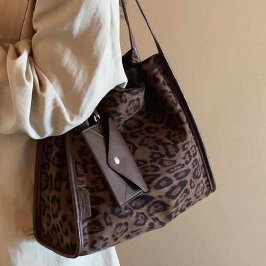 【圣诞新年回馈】香榭曼卡托特包！大容量2025新款时尚豹纹手提单肩包! 商品图1