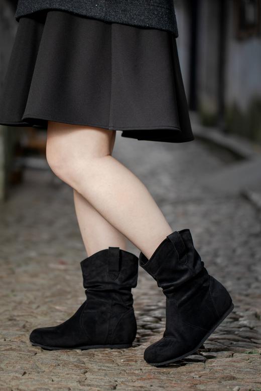 一周发货【💫勃肯短靴】鞋帮面采用真皮牛反绒，内里有加绒&不加绒可选，驼色&黑色可选，鞋跟高1厘米，后跟内增高3厘米，总后跟高4厘米，豆瓣圆鞋头不挤脚，肉肉脚、宽脚都可穿！ 商品图14