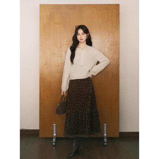 鹿向南「馥郁甜茶」短款燕麦色毛衣女秋冬蕾丝拼接慵懒针织衫上衣 商品图1