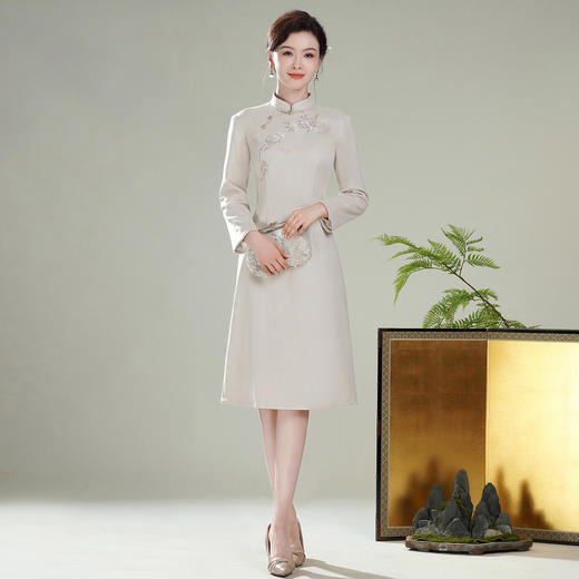 【花雅】秋冬装麂皮绒绣花改良中国风旗袍连衣裙T25132 商品图3