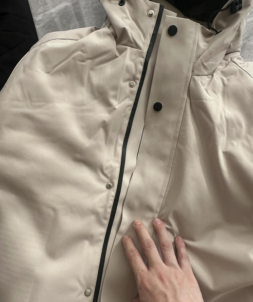 全新正品银泰撤柜小众品牌防风防水压胶双开拉链90白鸭绒男士运动户外羽绒服
银泰撤柜的商场订单 吊牌价3000+
断码XL-3XL 商品图3