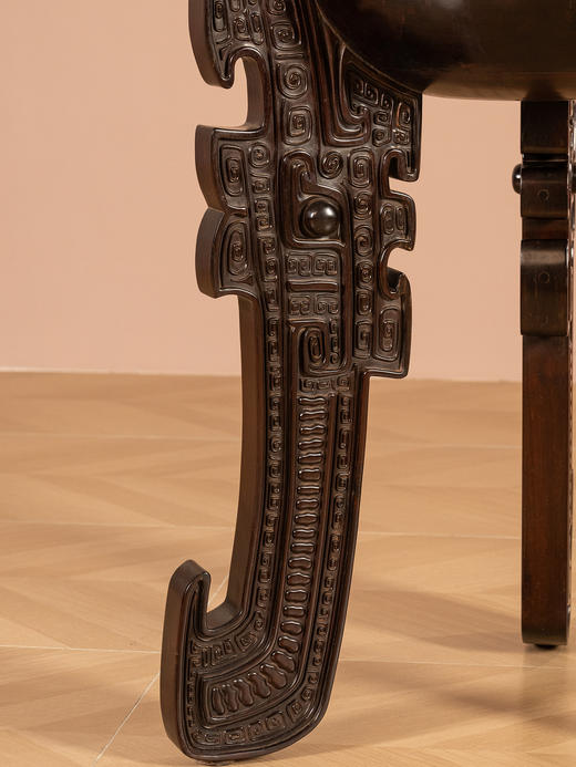 二十世纪	红木满雕云雷纹冲耳三足鼎 商品图2